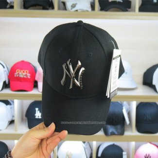 Gorra Beisbol New York Yankees 9Forty Metal Plata Negro
