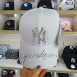 Gorra Beisbol New York Yankees 9Forty Lentejuelas Plata Blanco